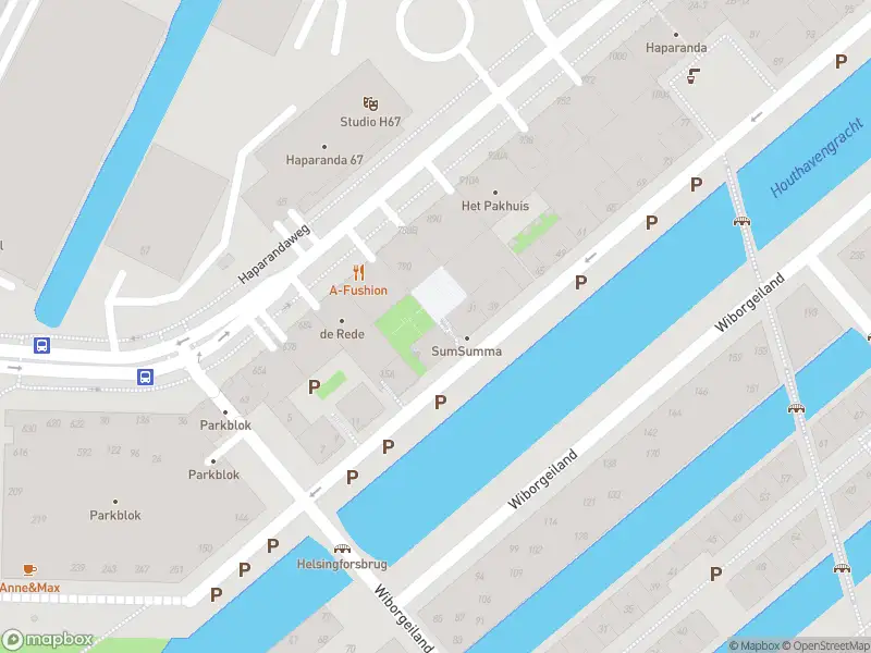 Ambulance met gepaste spoed naar de Houthavenkade in Amsterdam