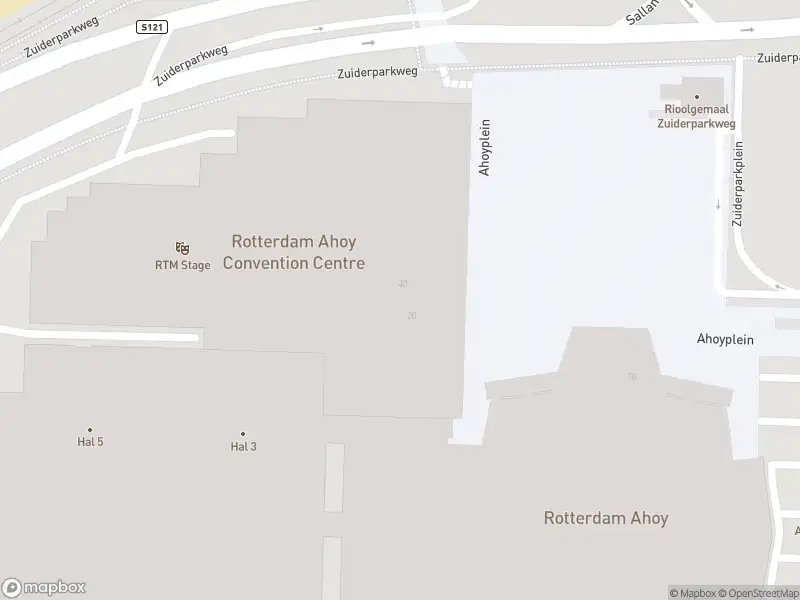 Ambulance naar de Ahoyweg in Rotterdam