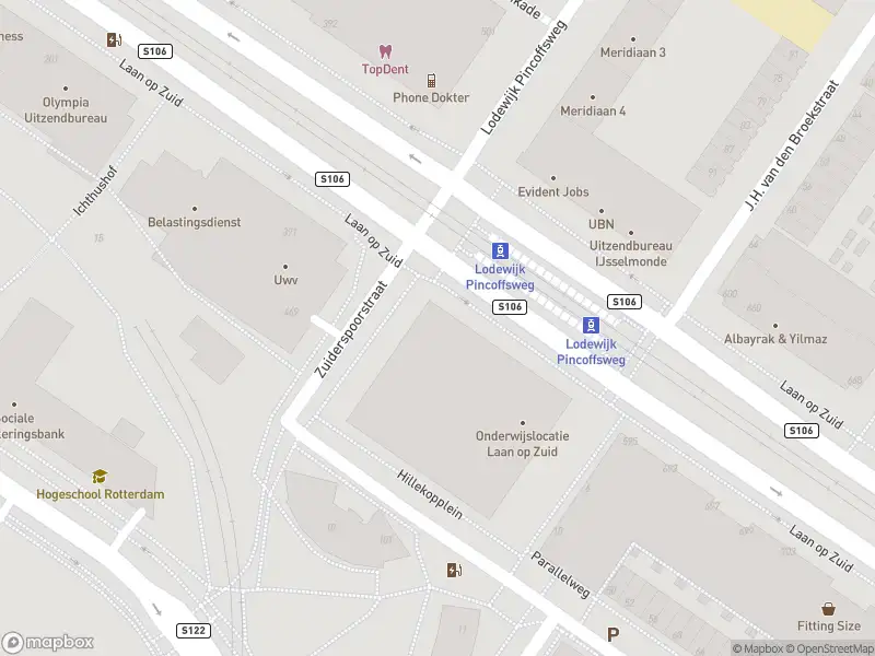 Ambulance met gepaste spoed naar de Laan op Zuid in Rotterdam