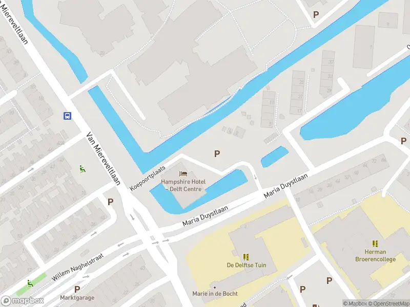 Ambulance met gepaste spoed naar de Koepoortplaats in Delft