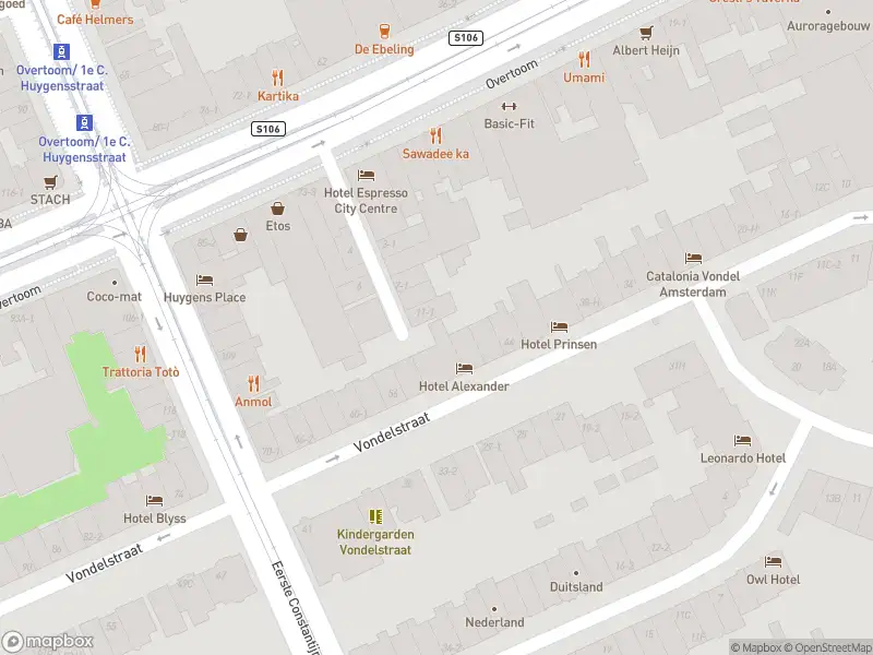 Ambulance met gepaste spoed naar de Roemer Visscherstraat in Amsterdam
