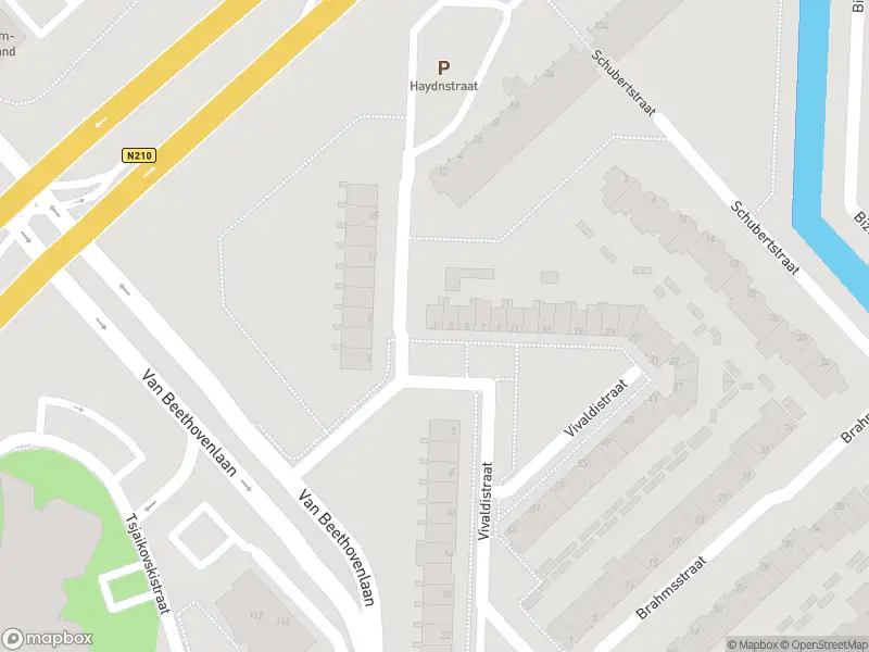 Ambulance met grote spoed naar de Vivaldistraat in Capelle aan den IJssel