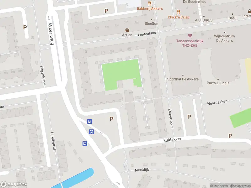 Ambulance met grote spoed naar de Westakker in Spijkenisse