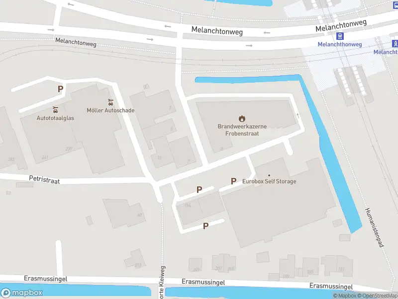 Brandweer met gepaste spoed naar de Frobenstraat in Rotterdam