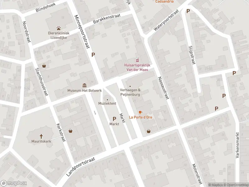 Brandweer met gepaste spoed naar de Markt in IJzendijke vanwege grote brand