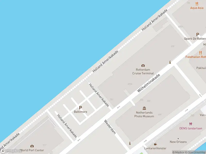 Politie naar de Holland Amerikakade in Rotterdam