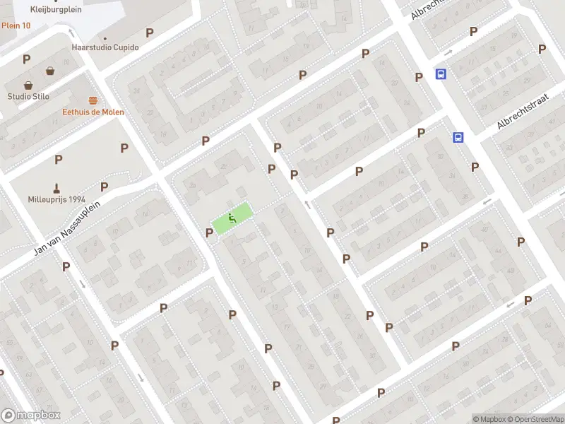 Ambulance met grote spoed naar de W van Zijlstraat in Nieuw-Lekkerland