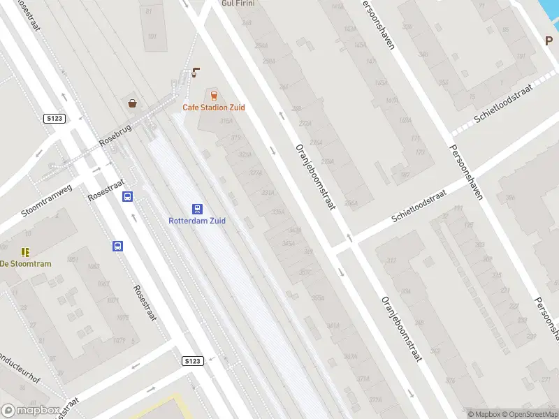 Ambulance met gepaste spoed naar de Oranjeboomstraat in Rotterdam