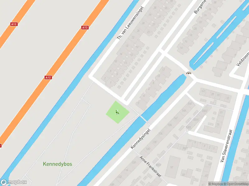 Ambulance met gepaste spoed naar de Burgemeester Bracklaan in Reeuwijk