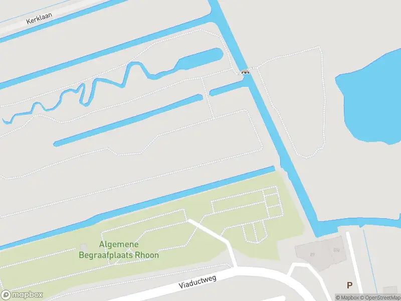 Ambulance met grote spoed naar de Stationsstraat in Rhoon