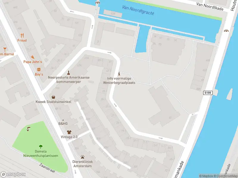 Ambulance met grote spoed naar de Westzaanstraat in Amsterdam