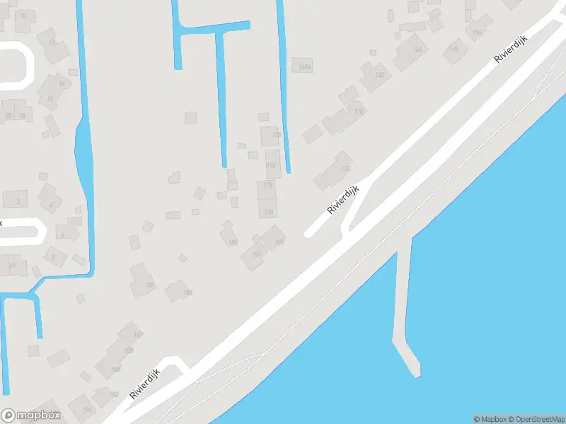 Ambulance met gepaste spoed naar de Rivierdijk in Hardinxveld-Giessendam