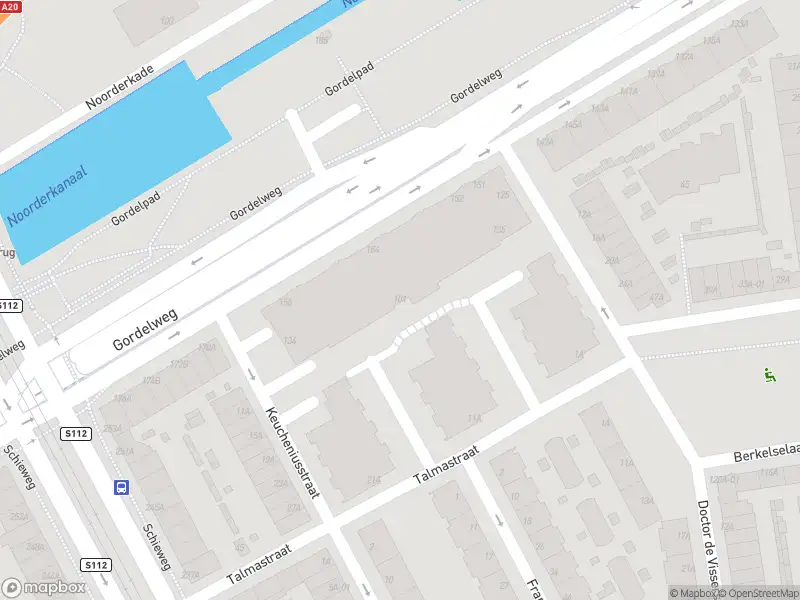 Brandweer met grote spoed naar de Anna van Westrienenstraat in Rotterdam vanwege gebouwbrand