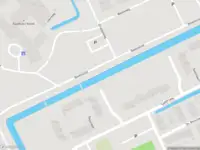 Ambulance met grote spoed naar de Spoorlaan in Hooge Burch