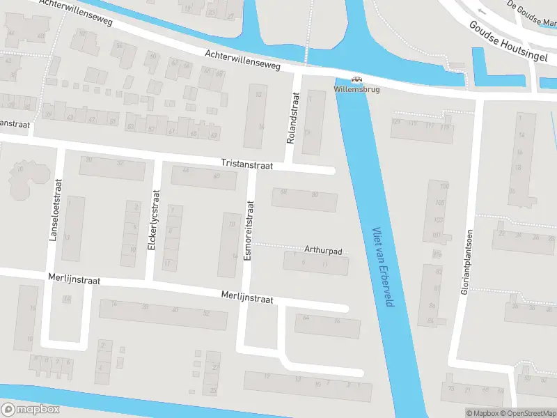 Ambulance met grote spoed naar de Koningsmantelstraat in Gouda