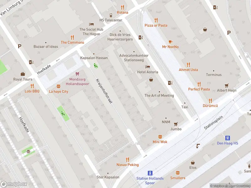 Ambulance met grote spoed naar de Stationsplein in 's-Gravenhage