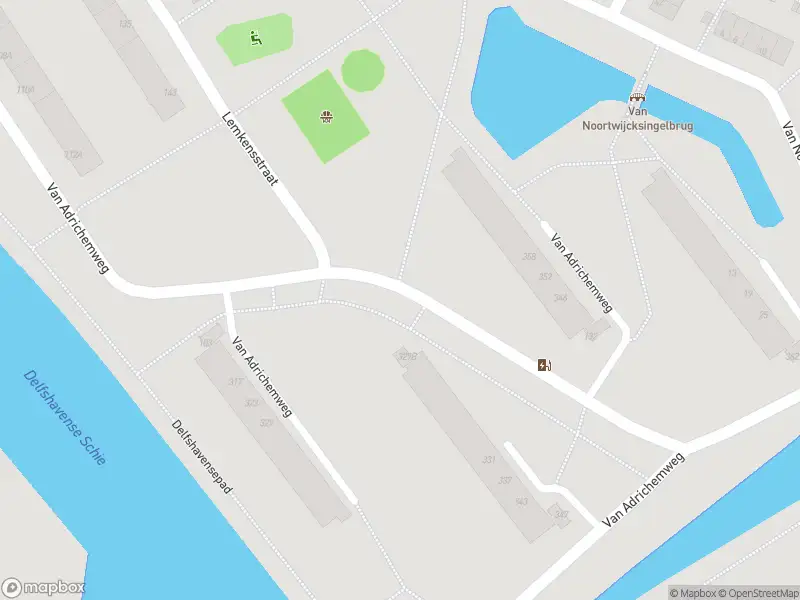 Ambulance met gepaste spoed naar de Van Adrichemweg in Rotterdam