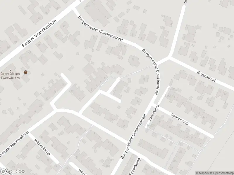 Brandweer en politie met grote spoed naar de Schoolplein in Reuver vanwege waarnemen gaslucht