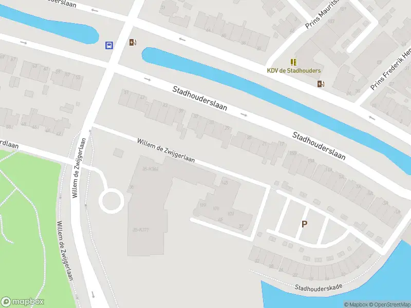 Ambulance met gepaste spoed naar de Willem de Zwijgerlaan in Schiedam