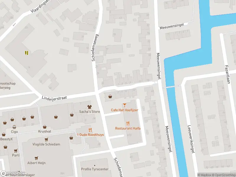 Ambulance met grote spoed naar de Dr. Sauerstraat in Schiedam