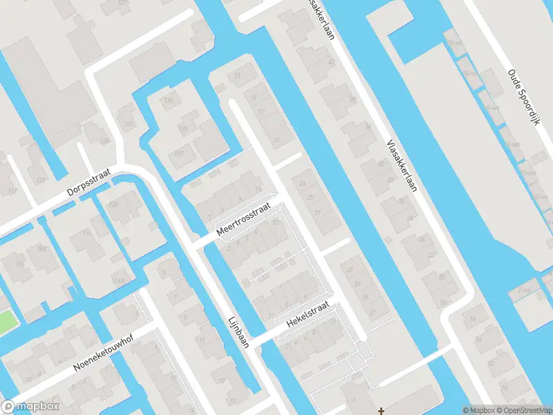 Ambulance met grote spoed naar de Meertrosstraat in Aalsmeer