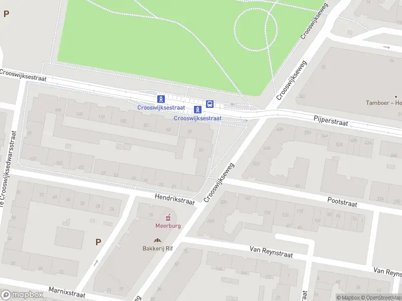 Ambulance met grote spoed naar de Crooswijkseweg in Rotterdam