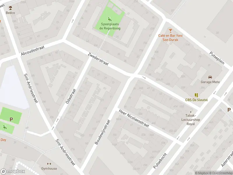 Ambulance met grote spoed naar de Boudewijnstraat in Rotterdam