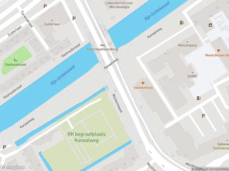 Ambulance met grote spoed naar de Mijnbouwpad in Delft