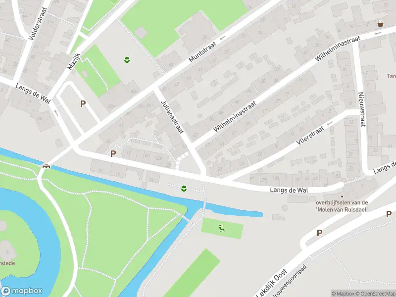 Brandweer met gepaste spoed naar de Langs de Wal in Wijk bij Duurstede