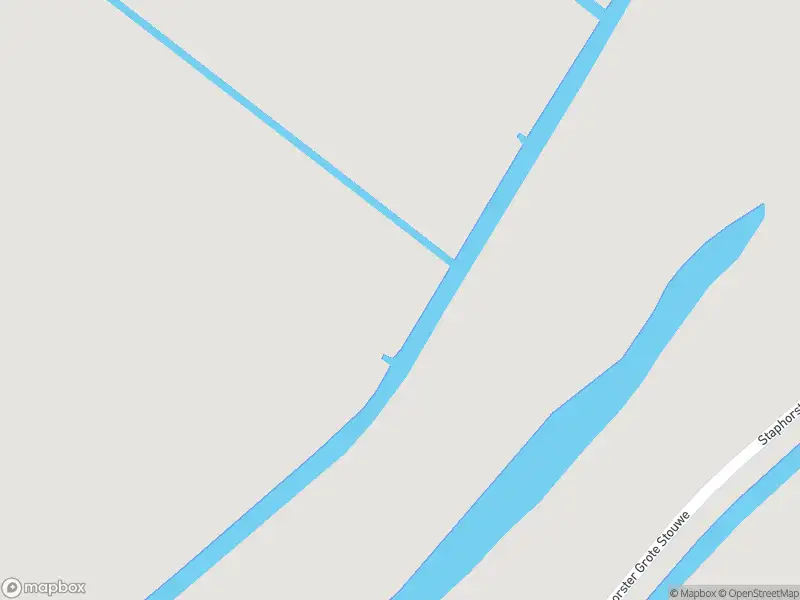 Brandweer met gepaste spoed naar de Staphorster Grote Stouwe in Staphorst vanwege dier(en) in nood