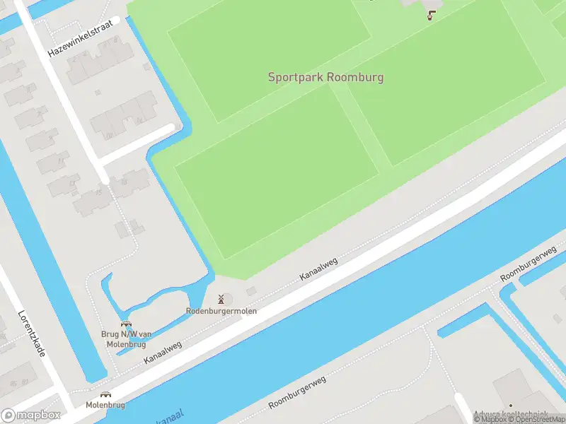 Ambulance met grote spoed naar de Hoge Rijndijk in Leiden