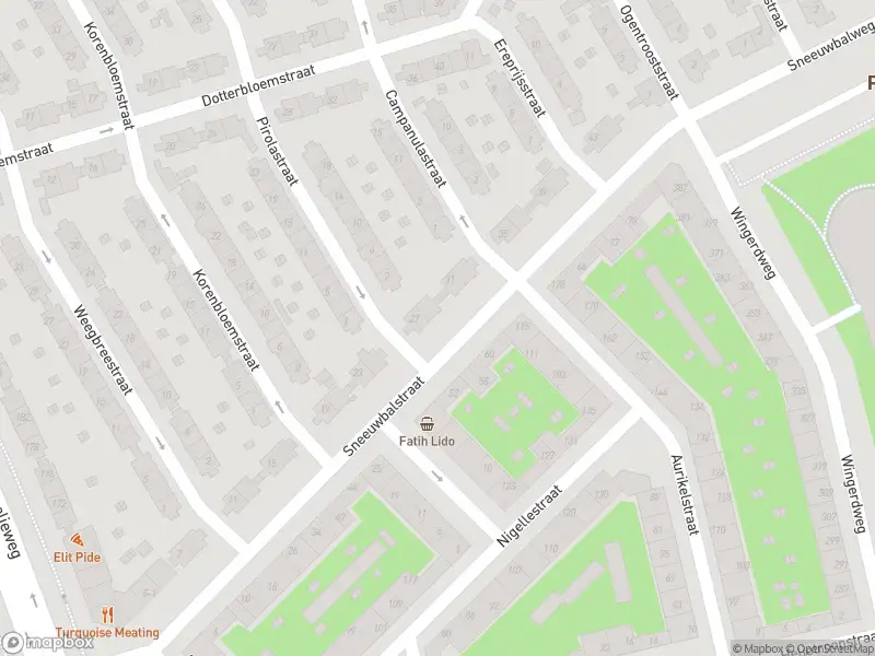 Ambulance met grote spoed naar de Bitterzoetstraat in Amsterdam