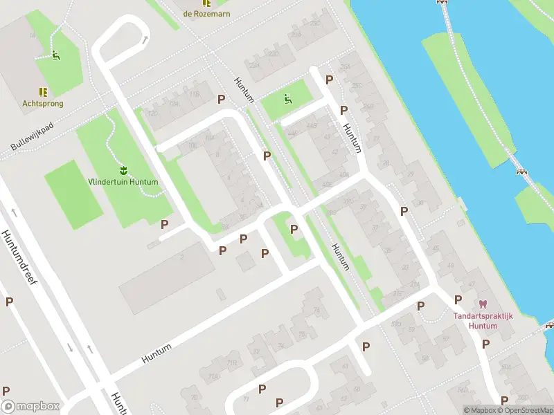 Ambulance met gepaste spoed naar de Huntum in Amsterdam