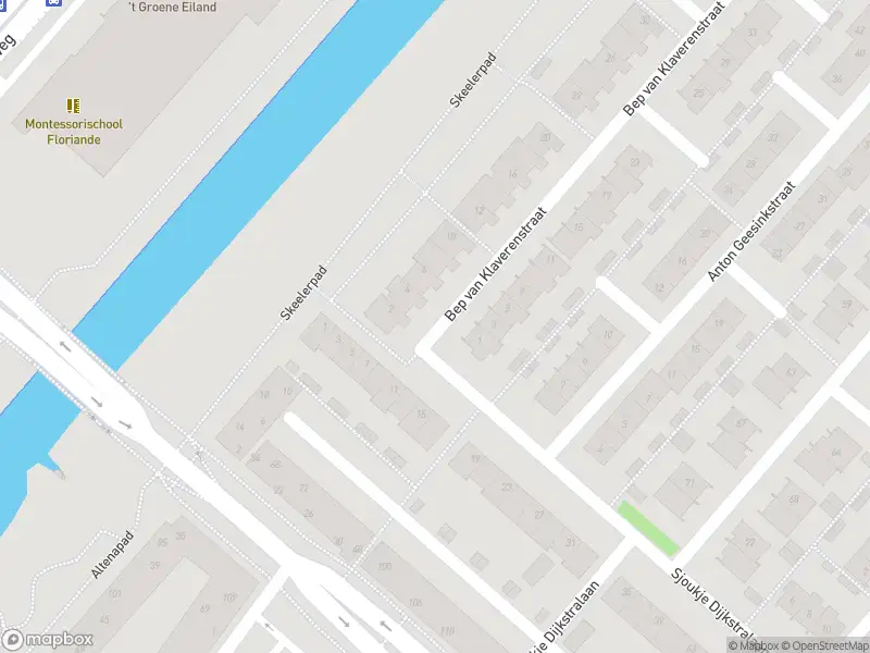 Ambulance met grote spoed naar de Bep van Klaverenstraat in Hoofddorp