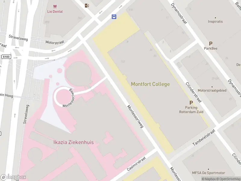 Ambulance met grote spoed naar de Montessoriweg in Rotterdam