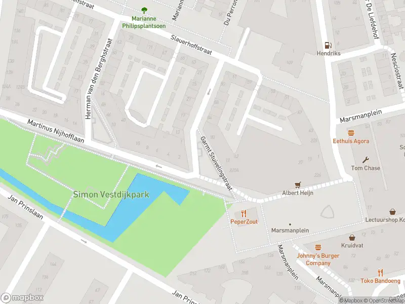 Ambulance met grote spoed naar de Garmt Stuivelingstraat in Haarlem