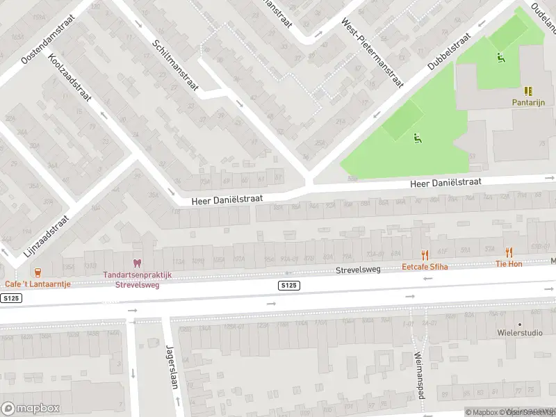 Ambulance met grote spoed naar de Heer Daniëlstraat in Rotterdam