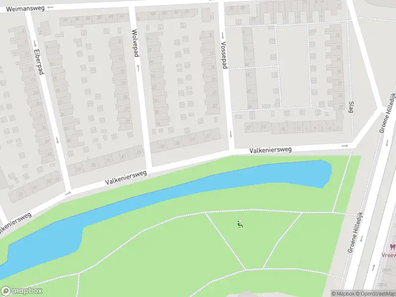 Ambulance met grote spoed naar de Valkeniersweg in Rotterdam