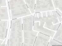 Brandweer met gepaste spoed naar de K. P. C. de Bazelstraat in Huizen vanwege stankoverlast