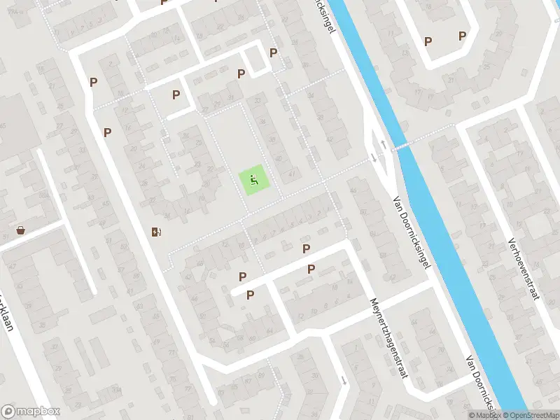 Ambulance met grote spoed naar de Roelsplantsoen in Wateringen