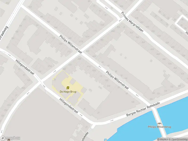 Ambulance met grote spoed naar de Philips Willemstraat in Rotterdam