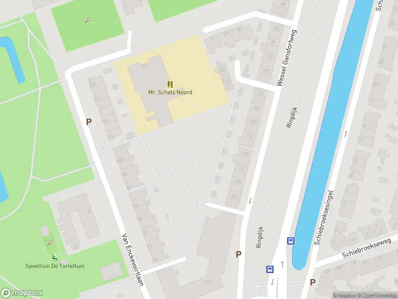 Ambulance met gepaste spoed naar de Wessel Gansfortweg in Rotterdam