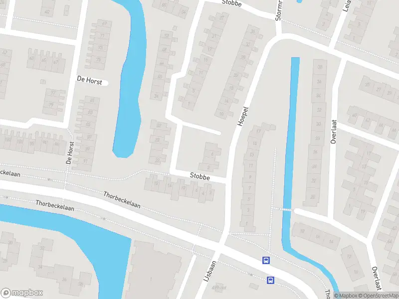 Ambulance met grote spoed naar de Stobbe in Sliedrecht