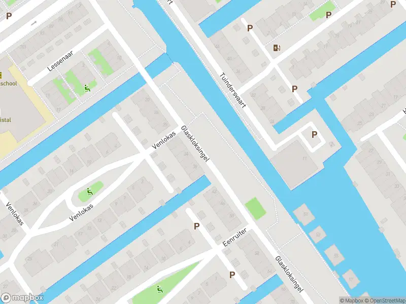 Ambulance met gepaste spoed naar de Glaskloksingel in Delft