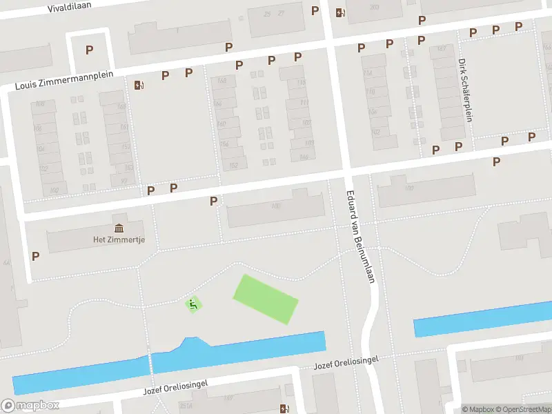 Ambulance met gepaste spoed naar de Sem Dresdenplein in Schiedam