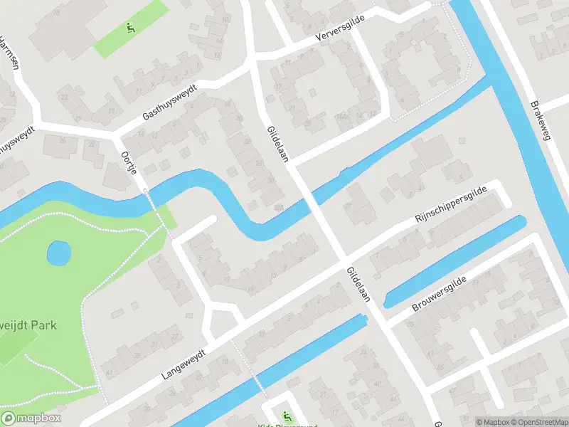 Brandweer met gepaste spoed naar de Gildelaan in Medemblik vanwege waarnemen gaslucht