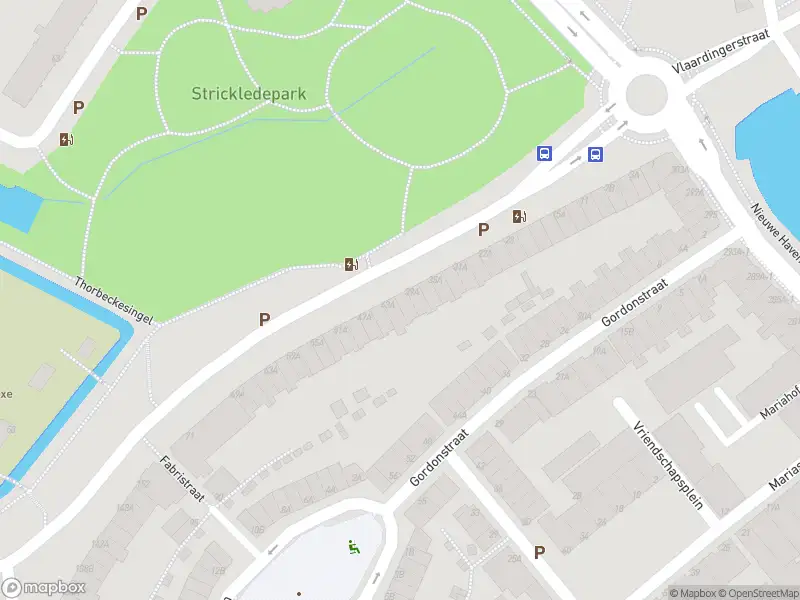 Ambulance met gepaste spoed naar de Vlaardingerdijk in Schiedam