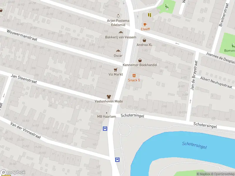 Ambulance met grote spoed naar de Van Ostadestraat in Haarlem