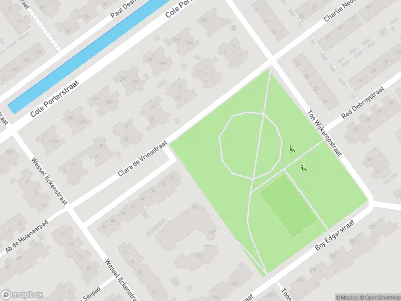 Ambulance met gepaste spoed naar de Clara de Vriesstraat in Rotterdam