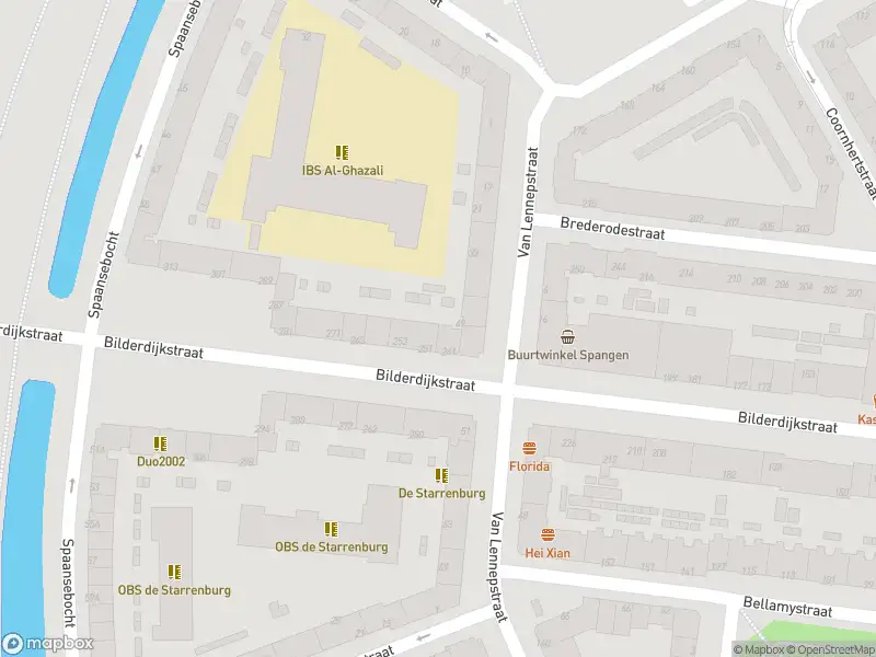Ambulance met gepaste spoed naar de Bilderdijkstraat in Rotterdam